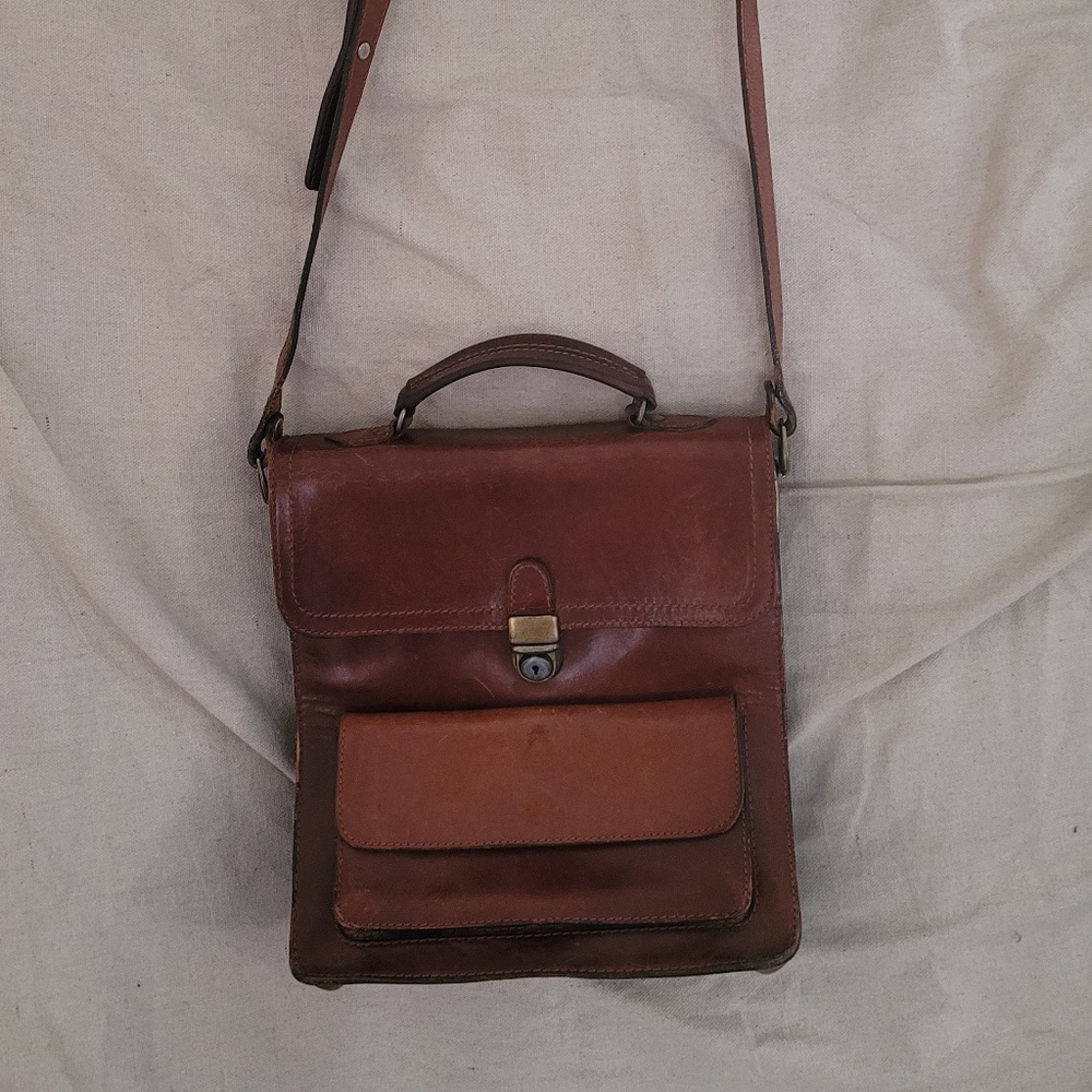Leather Messenger Bag will fit an iPad heavy leather Handle and Shoulder Strap